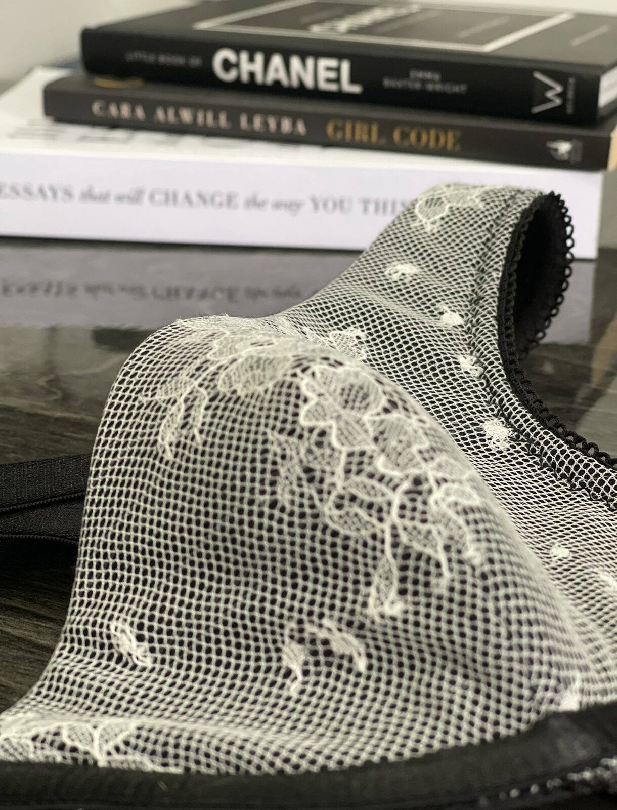 Botanic lace detail