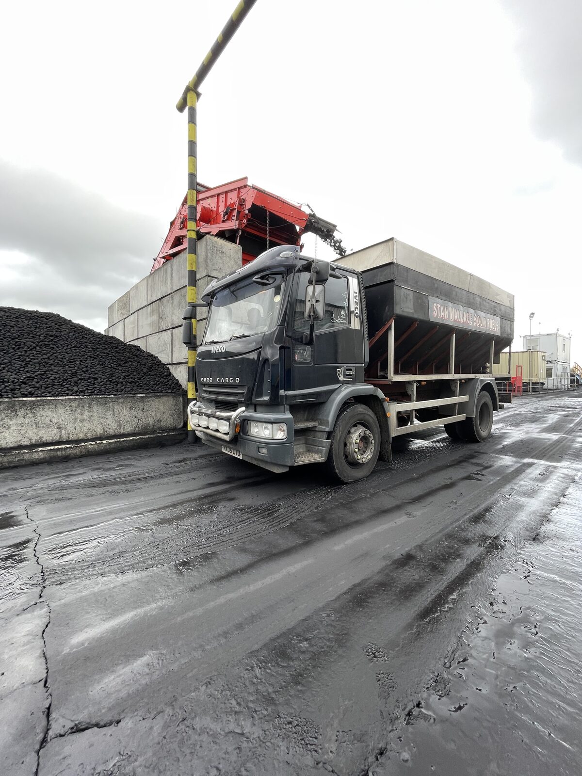 Stan Wallace hopper lorry at the fuel yard